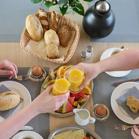 Hostel Oschatz אכסניה *